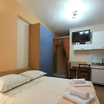 La Familia Apartments