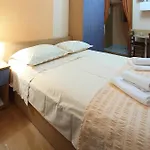 La Familia Apartments